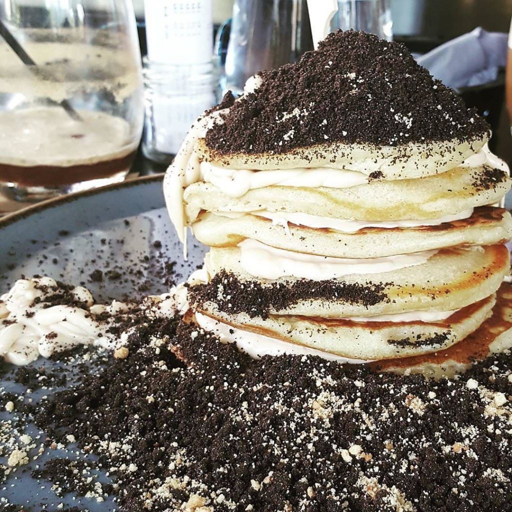 Pancakes με Bueno Cream και Oreo στο Rey Pablo στη Βούλα