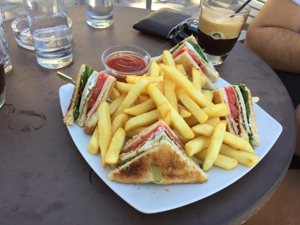 Club Sandwich στο Castello Cafe στη Ναύπακτο